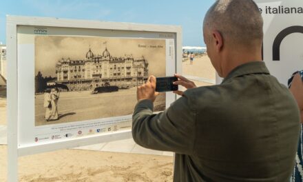 Dal 1° luglio sulla spiaggia “Tutti al mare”, la mostra fotografica diffusa che racconta 180 anni di vacanza a Rimini